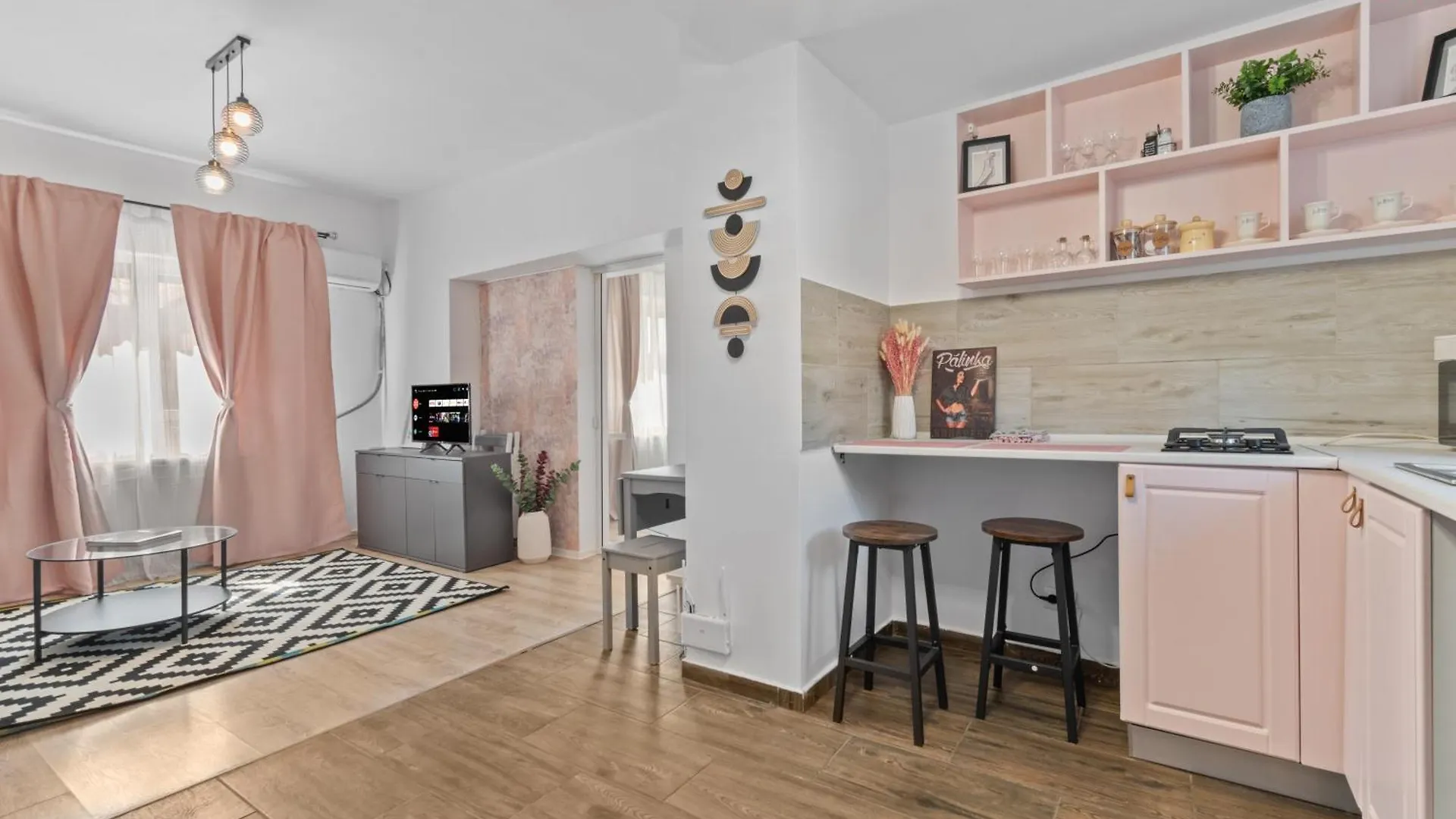 Barney'S Funky Funhouse Apartment Bucharest